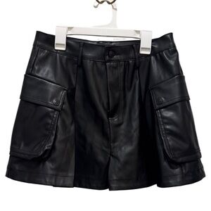 Vibrant Black Mini Skirt with Cargo Pockets Women’s Medium